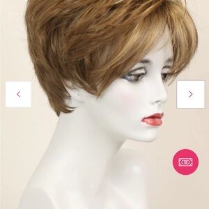 Godiva secret wigs Christi in Moccachino.